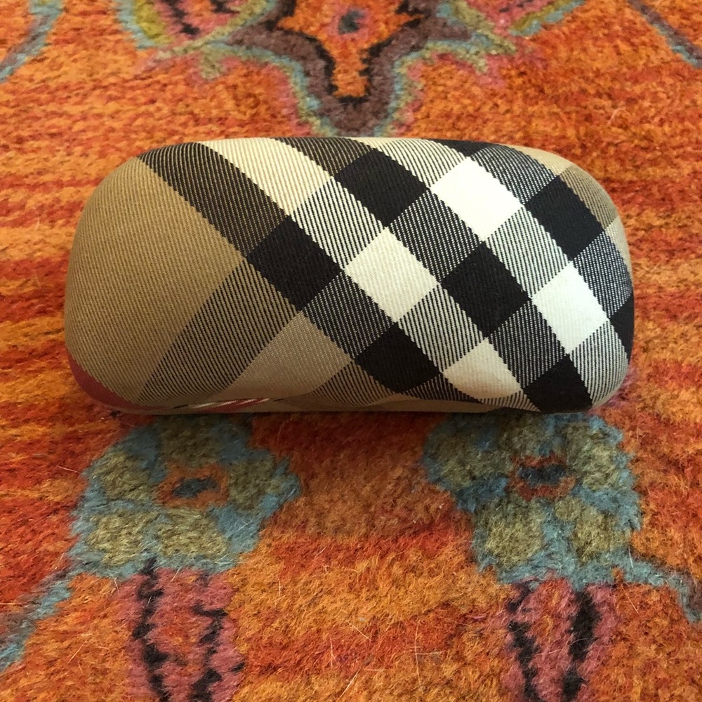 Burberry Sunglass case